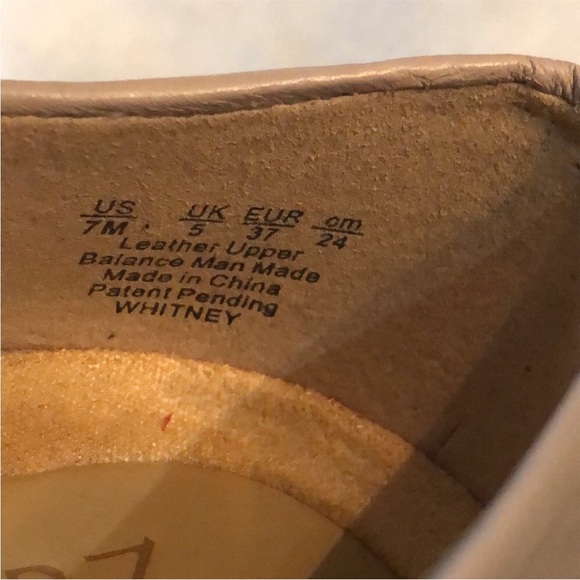 Naturalizer Classic Chunky heel leather pumps - Picture 11 of 12